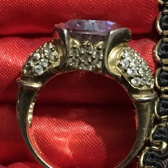 Ring - Picture 2 of 8